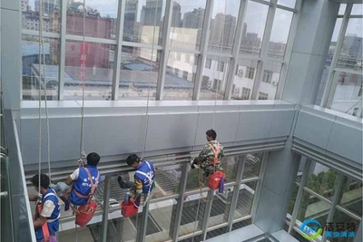 昆明外墙玻璃清洗案例