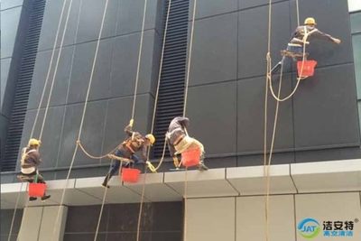 七彩云南第壹城 ▪ 高空外墙清洗项目